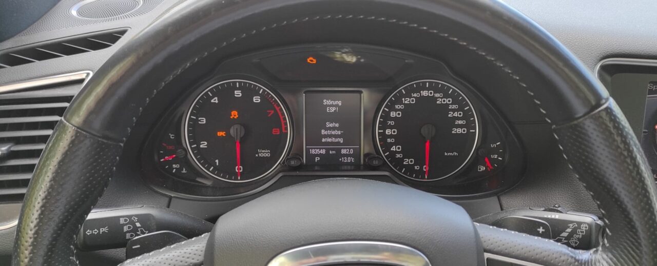 Kontrollleuchte an KFZ Tucholke Autowerkstatt Oldenburg